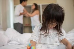 Không phải nghèo, đây mới là 3 kiểu gia đình khiến trẻ bất hạnh nhất