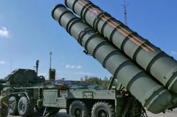 Nga chặn không xuể UAV Ukraine dù bố trí hàng chục tổ hợp Pantsir và S-400