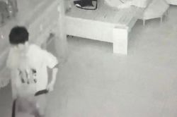 Lẻn vào nhà qua ô thông gió, dùng dao cướp tài sản của người mẹ trẻ đang ngủ