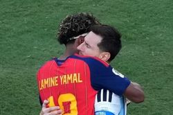 Messi đã nói gì khi ôm Yamal ở chung kết World Cup?