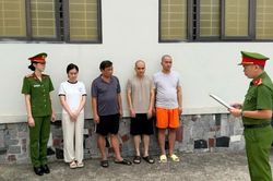 Bắt thêm 4 đối tượng liên quan đường dây buôn lậu kim cương 'cực khủng'