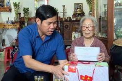 Gia Lai: Thăm, tri &acirc;n c&aacute;c gia đ&igrave;nh người c&oacute; c&ocirc;ng với c&aacute;ch mạng
