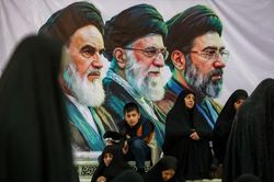 Lãnh tụ Tối cao tăng vai trò trong bộ máy lãnh đạo Iran