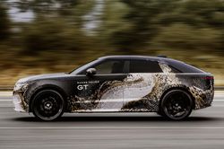 Land Rover phá lệ, không chỉ sản xuất SUV