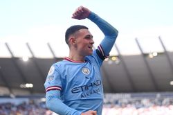 AC Milan và Barcelona để mắt tới Phil Foden