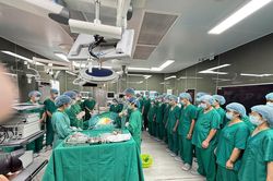 Món quà cuối cùng của người cha 'viết' tiếp 3 cuộc đời