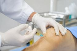Hiểu đúng về các phương pháp tiêm khớp gối