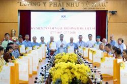 Tri ân người bệnh và nhân viên y tế là thương binh, bệnh binh và thân nhân gia đình liệt sĩ