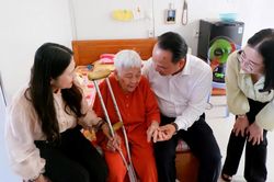 L&atilde;nh đạo Th&agrave;nh ủy Đ&agrave; Nẵng thăm Trung t&acirc;m Phụng dưỡng người c&oacute; c&ocirc;ng c&aacute;ch mạng