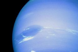 Thế giới xanh ngắt băng giá nơi gió thổi hơn 2.000 km/h ở Hệ Mặt Trời