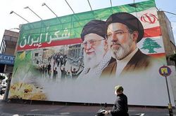 Tổng thống Iran hé lộ việc liên lạc với Lãnh tụ tối cao