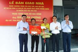 Lâm Đồng trao nhà mới cho gia đình nạn nhân nhiễm chất độc hóa học