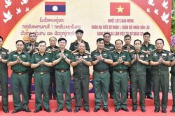 Hai sư đoàn chủ lực của Việt Nam và Lào tăng cường hợp tác