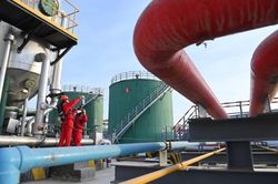Vì sao nhập khẩu dầu thô của Trung Quốc giảm mạnh?