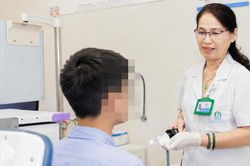 Nam sinh lớp 8 phát hiện ung thư di căn từ dấu hiệu đau họng thông thường
