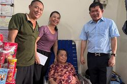 Ông Đinh Văn Nơi thăm, tặng quà gia đình chính sách ở Phú Quốc