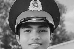 Thăng quân hàm đặc cách cho chiến sĩ cứu sống 2 người bị điện giật