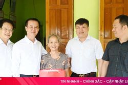Lãnh đạo Hà Tĩnh thăm, tặng quà gia đình người có công với cách mạng