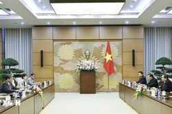 Chủ tịch Quốc hội tiếp Quyền Tổng Thư k&yacute; Đảng D&acirc;n chủ Tự do Nhật Bản