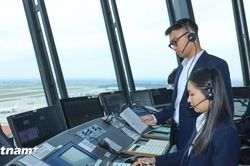 Điều h&agrave;nh an to&agrave;n gần 500.000 chuyến bay an to&agrave;n trong v&ugrave;ng trời Việt Nam