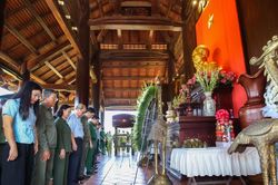 Tưởng niệm 99 liệt sỹ thanh niên xung phong hy sinh tại biên giới Tây Nam