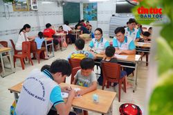 Kỳ nghỉ hè đặc biệt của những 'thầy cô giáo' tuổi học trò