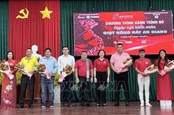 Hành trình đỏ kết nối dòng máu Việt