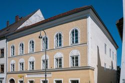 Lý do Áo chuyển căn nhà nơi trùm phát xít Hitler sinh thành đồn cảnh sát