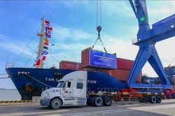 Thủ tục kiểm soát tàu thuyền xuất nhập cảnh, quá cảnh tại Việt Nam