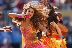 World Cup đã khép lại, Shakira vẫn tạo nên cú bứt phá ấn tượng tại Brazil