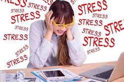 &Aacute;p lực c&ocirc;ng việc đeo b&aacute;m