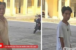 Mâu thuẫn từ việc rửa xe, hai bố con 'xộ khám'