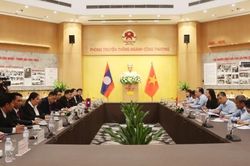 Thứ trưởng Phan Thị Thắng làm việc với Thứ trưởng Bộ Công Thương Lào Phouthavanh Nanthavong