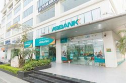 ABBANK báo lãi 6 tháng vượt 3.000 tỷ đồng, nợ xấu tăng 68% sau một quý