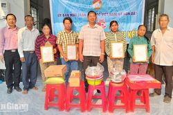 Điểm tựa cho người nghèo