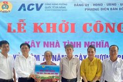 Cảng Hàng không quốc tế Đà Nẵng hỗ trợ 250 triệu đồng xây nhà tình nghĩa cho thân nhân liệt sĩ