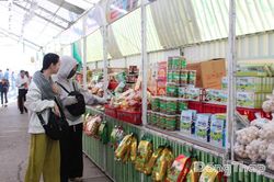 Lễ giỗ &ocirc;ng, b&agrave; Đỗ C&ocirc;ng Tường: Hơn 600 sản phẩm OCOP, sản phẩm đặc trưng của địa phương trưng b&agrave;y, giới thiệu