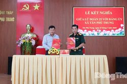 Lữ đoàn 25 và Đảng ủy xã Tân Phú Trung ký kết Kế hoạch phối hợp hoạt động
