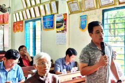 Đảng ủy phường Pleiku lắng nghe ý kiến của các hộ dân khu vực chợ Hoa Lư cũ