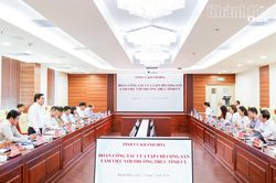 Phó Bí thư Tỉnh ủy, Chủ tịch HĐND tỉnh Lâm Đông làm việc với đoàn công tác của Tạp chí Cộng sản