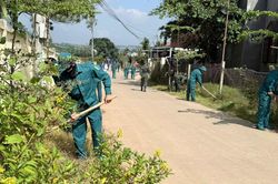 Trung đoàn Bộ binh 994B ra quân làm công tác dân vận