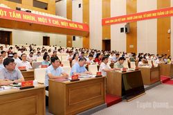 Đổi mới mạnh mẽ phương thức học tập, quán triệt Nghị quyết theo hướng thiết thực, hiệu quả