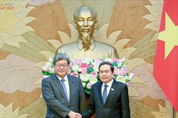 Chủ tịch Quốc hội Trần Thanh Mẫn tiếp Quyền Tổng Thư ký Đảng Dân chủ tự do Nhật Bản