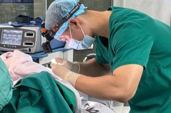 Xúc động quyết định của người con hiến tạng cha chết não để cứu sống 3 người