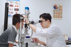 Mắt sáng cùng em đến trường