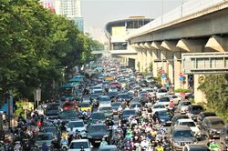 Hạ tầng giao th&ocirc;ng v&agrave; thực trạng &ugrave;n tắc