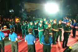 Phường Xuân Đỉnh: Thắp sáng truyền thống từ những ngọn nến tri ân