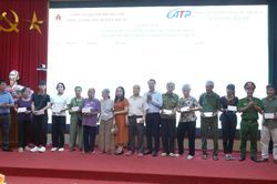 Công an phường Hai Bà Trưng kết nối 'Trái tim yêu thương'