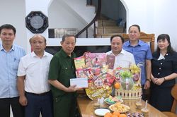 Phường Bạch Mai tri ân những người có công với cách mạng