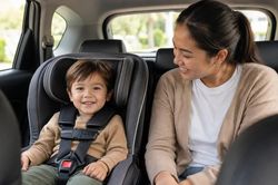 'Ma trận' ghế ô tô trẻ em: Chọn thế nào để không mua nhầm?